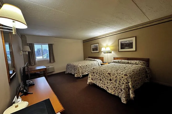 Room 3 of 28