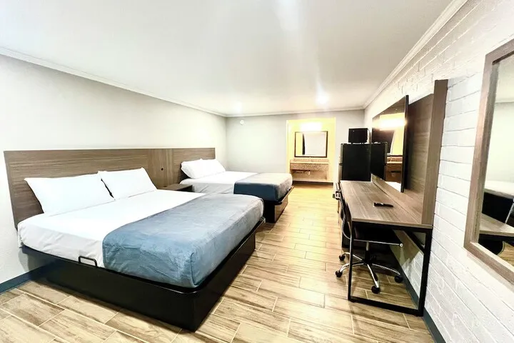 Room 2 of 16