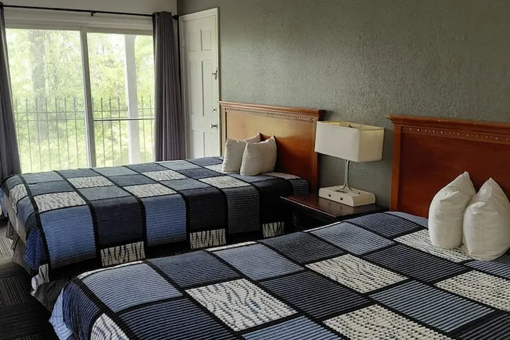 Room 2 of 18