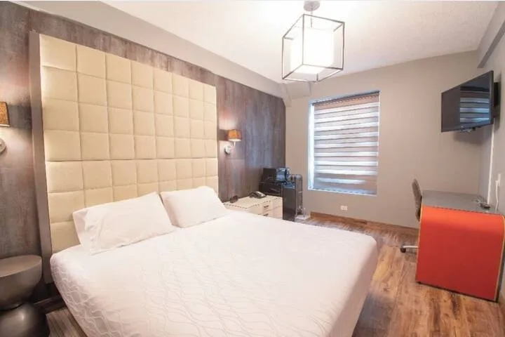Room 5 of 20