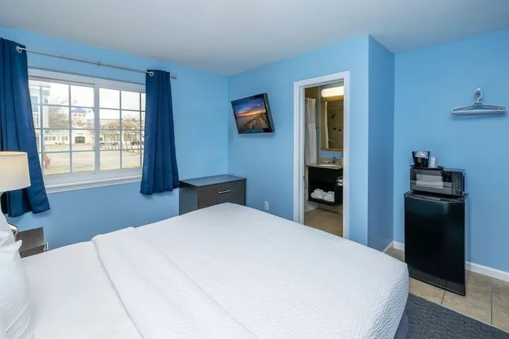 Room 4 of 60