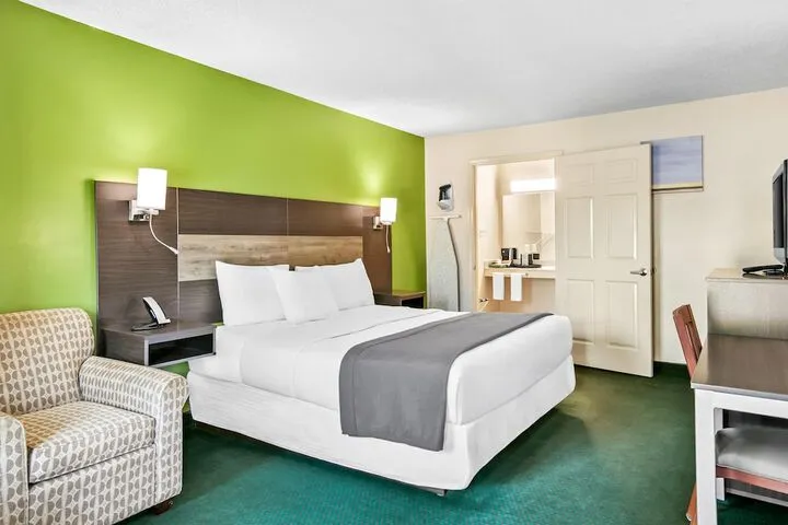 Room 3 of 34