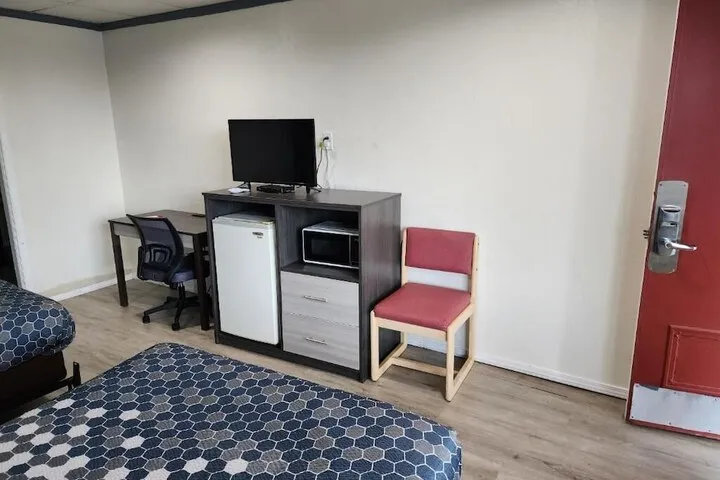 Room 3 of 16