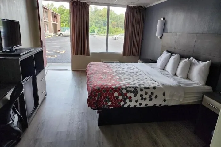 Room 2 of 16