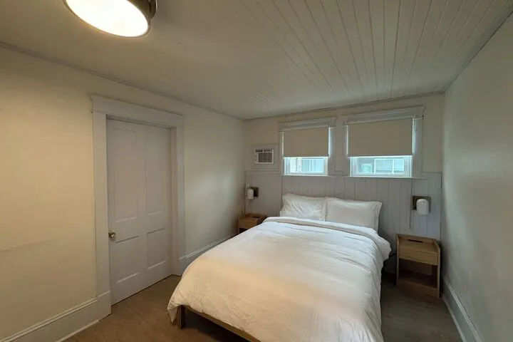 Room 3 of 91