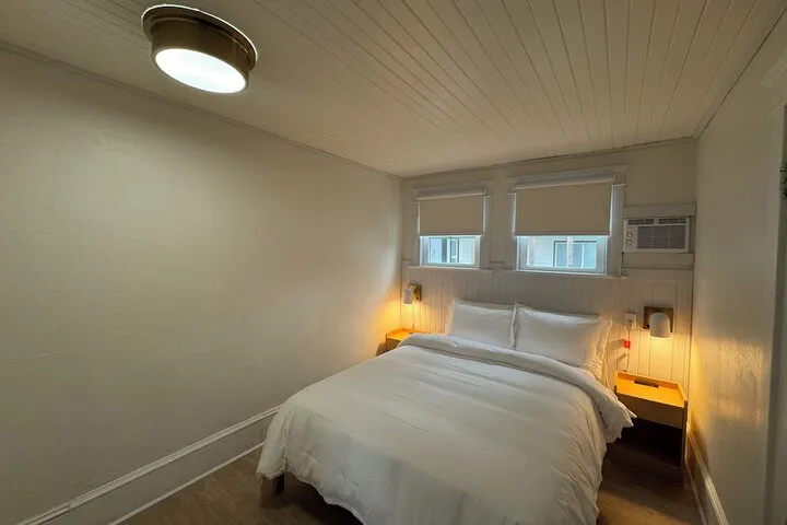 Room 2 of 91
