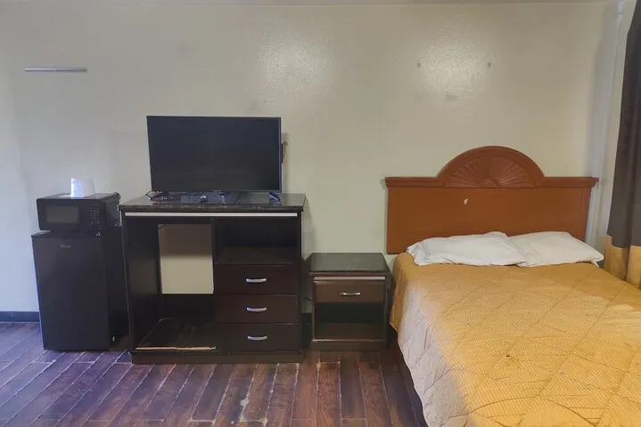 Room 3 of 13