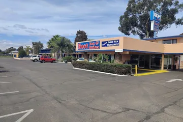 Best Inn & Suites