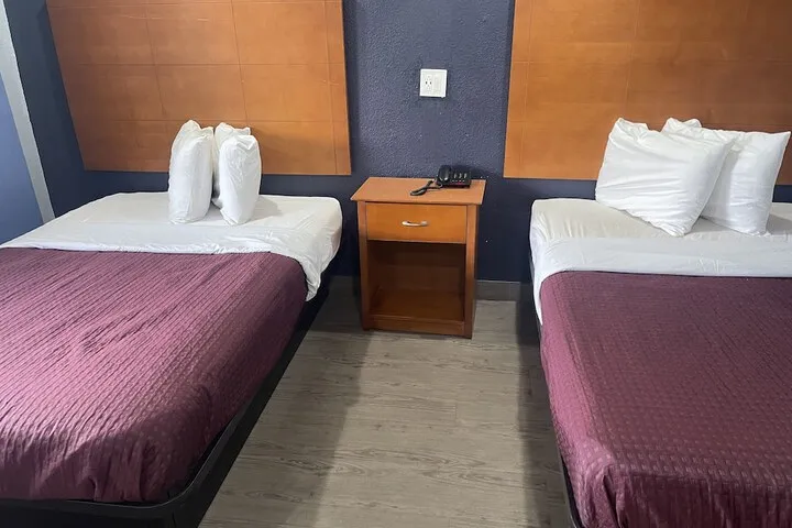 Room 5 of 15