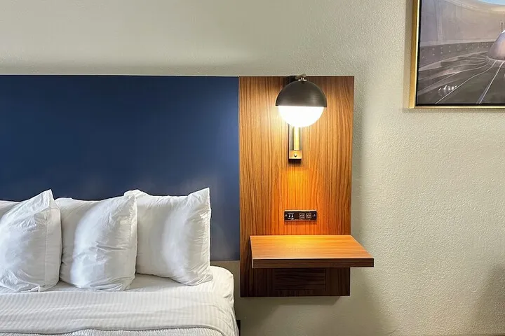Room 5 of 37