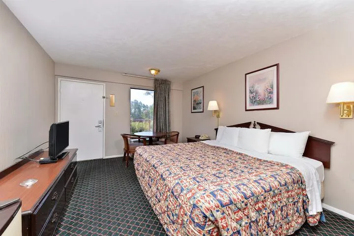 Room 5 of 20