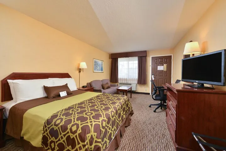 Room 4 of 12
