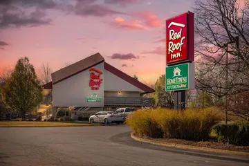 HomeTowne Studios by Red Roof Buffalo - Niagara Airport