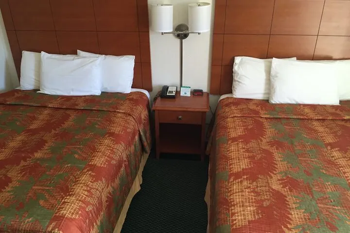 Room 4 of 61