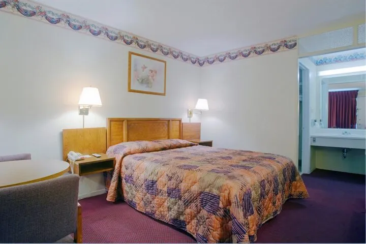 Room 3 of 10