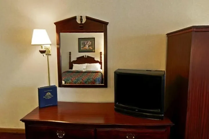 Room 4 of 15