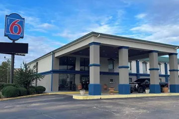 Motel 6 Canton MS