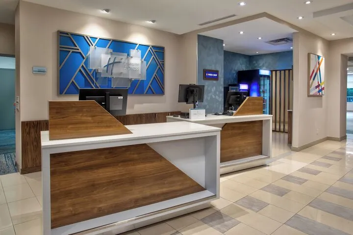 Check-in/check-out kiosk