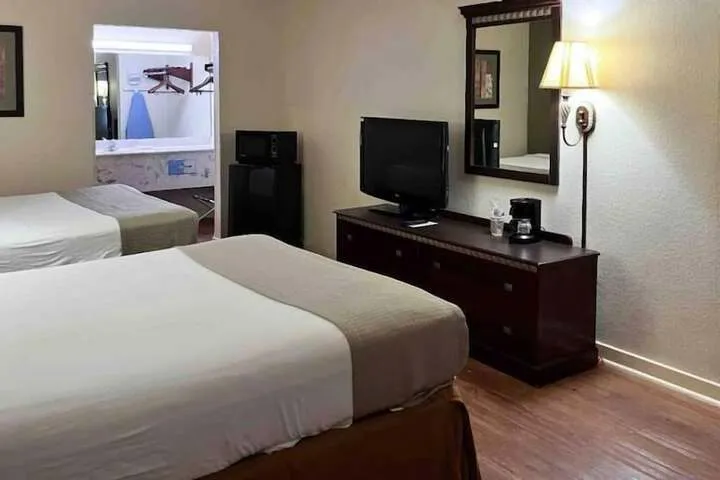 Room 5 of 27