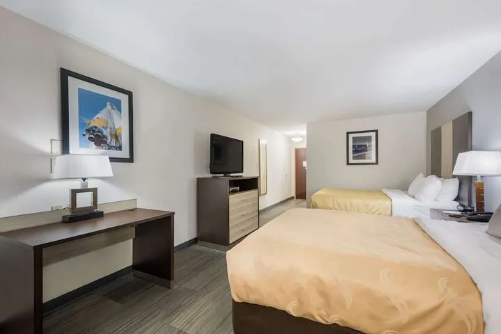 Room 4 of 36