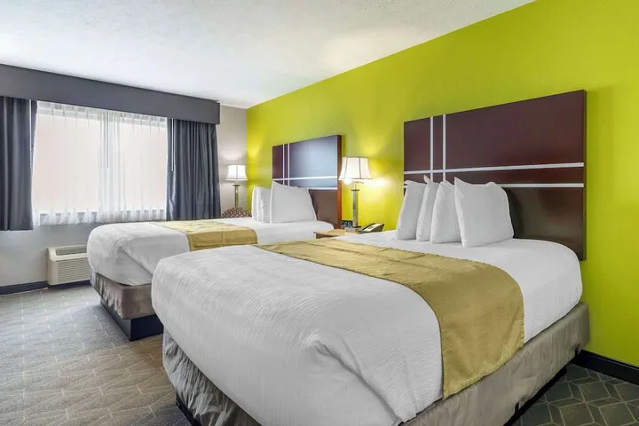 Room 4 of 30