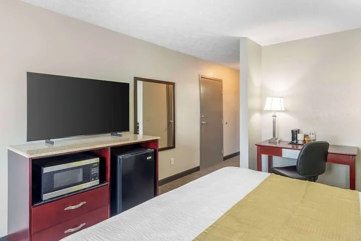 Room 5 of 30