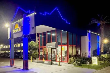 Days Inn by Wyndham Los Angeles LAX Airport / Stadium Area