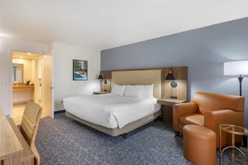 Best Western Plus a Wayfarers Inn & Suites
