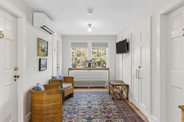 Room 4 of 49