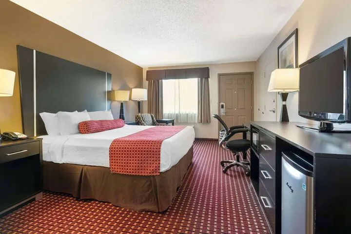 Room 4 of 26