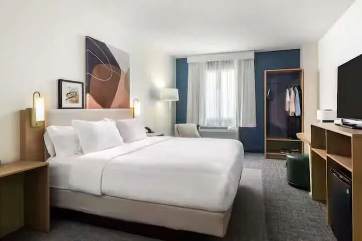 Room 3 of 9