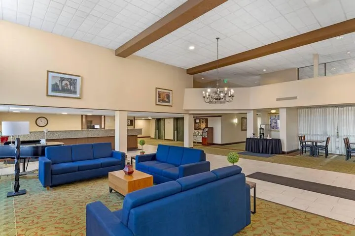 Hotel Interior 4 of 30