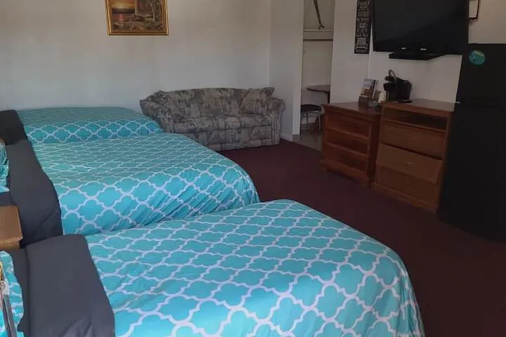 Room 4 of 27