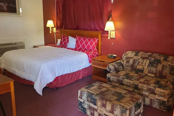 Room 2 of 27