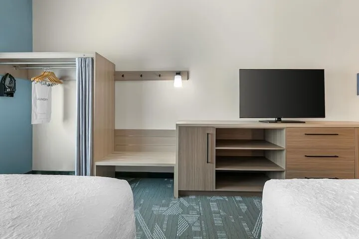 Room 5 of 38