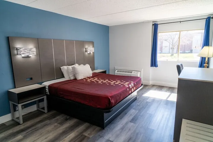 Room 4 of 30