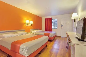Super 8 by Wyndham Santa Rosa North