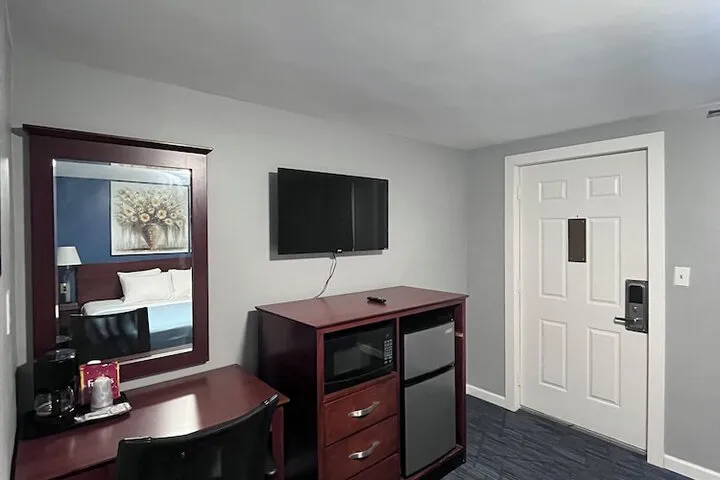 Room 3 of 11