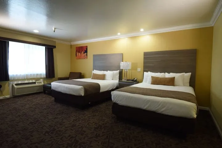Room 4 of 40