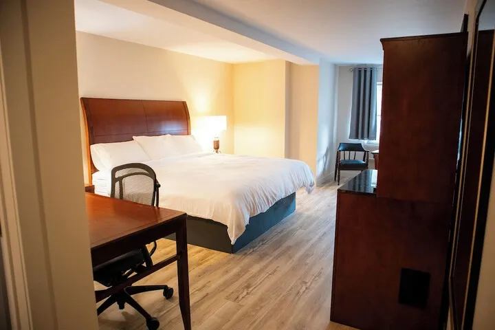 Room 5 of 33