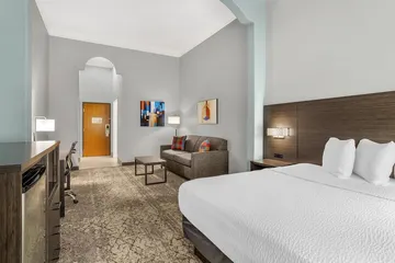 Best Western Plus New Caney Inn & Suites