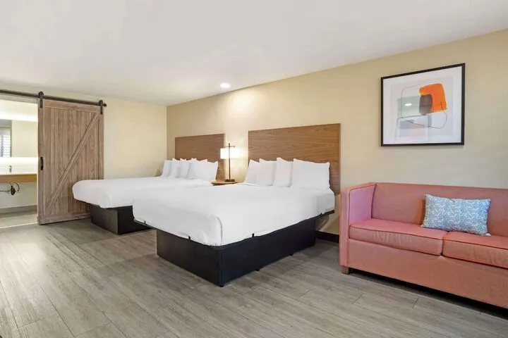 Room 5 of 37