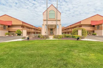 HomeTowne Studios by Red Roof Amarillo West