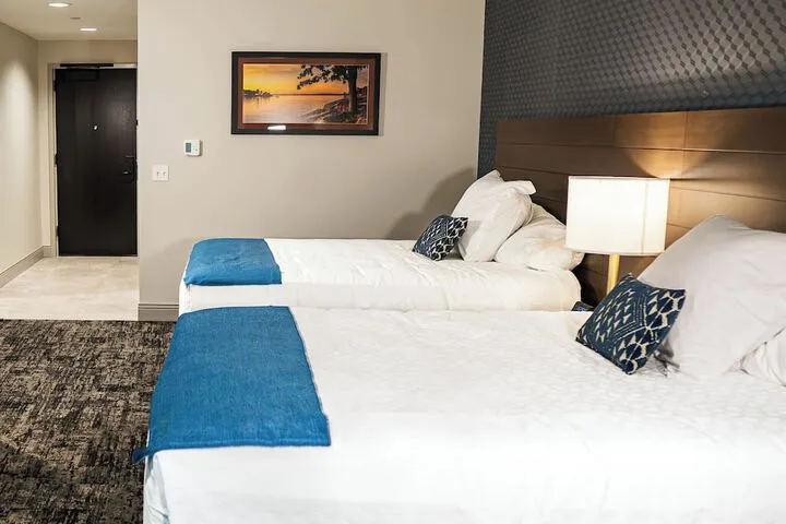Room 5 of 6