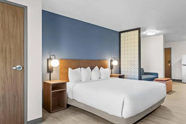 Room 5 of 43