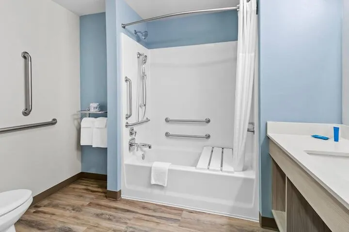 Room 4 of 30