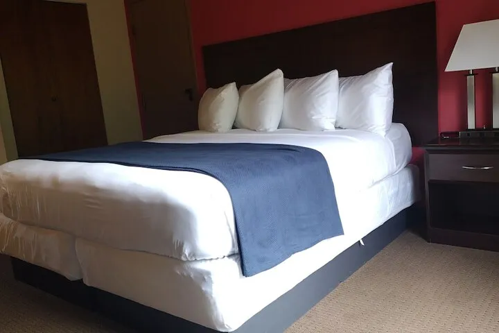Room 4 of 15