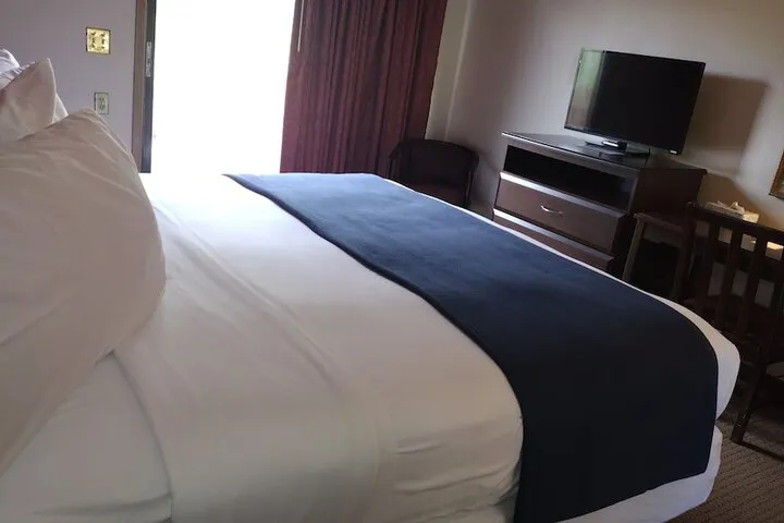 Room 5 of 15