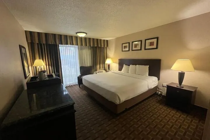 Room 2 of 2
