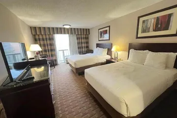 Derby Hotel & Suites
